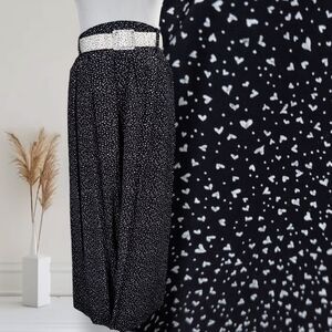 Vintage 80s Novelty Print Midi Skirt Size 8 Black Rayon Calico Hearts Belted
